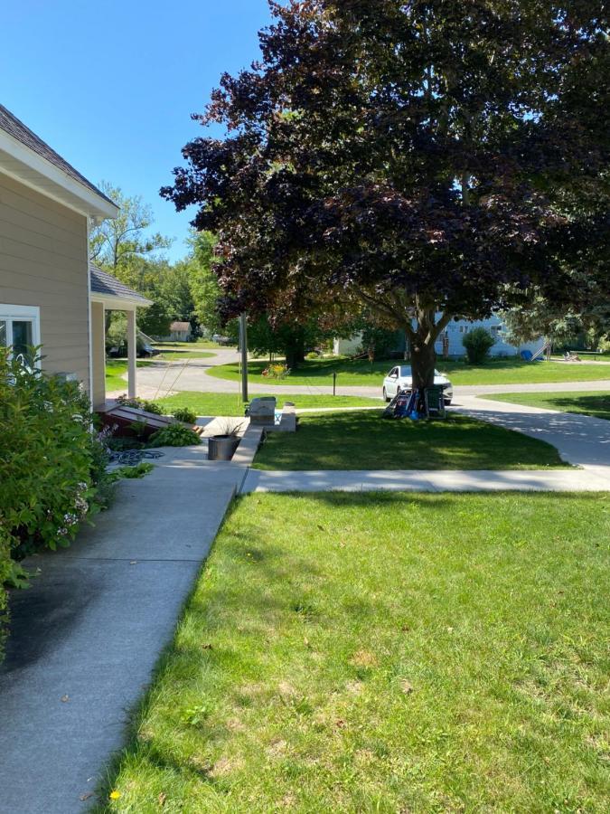 Benzie Valley Apartment Frankfort Exterior photo